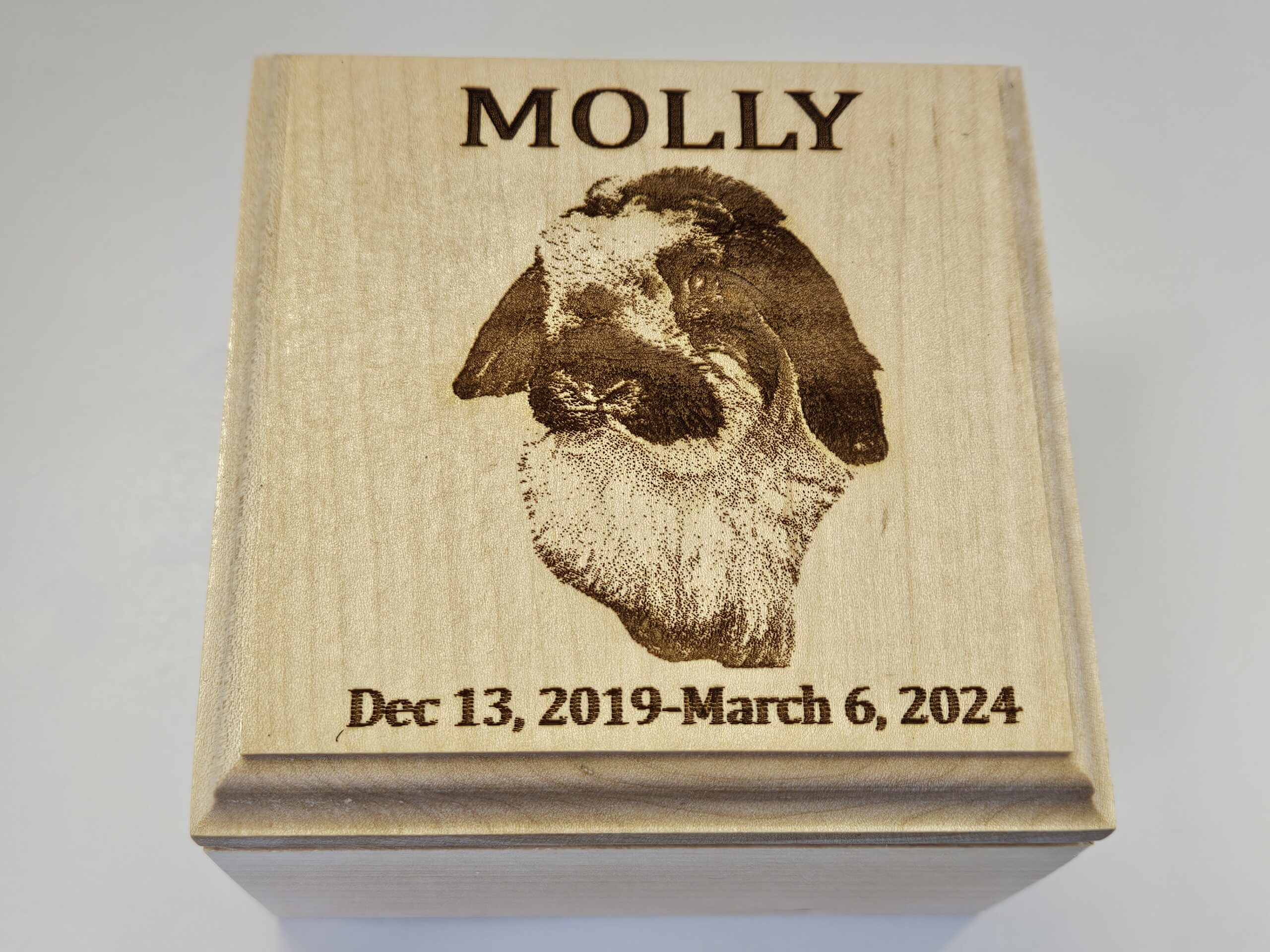 Molly Maple Pet Urn